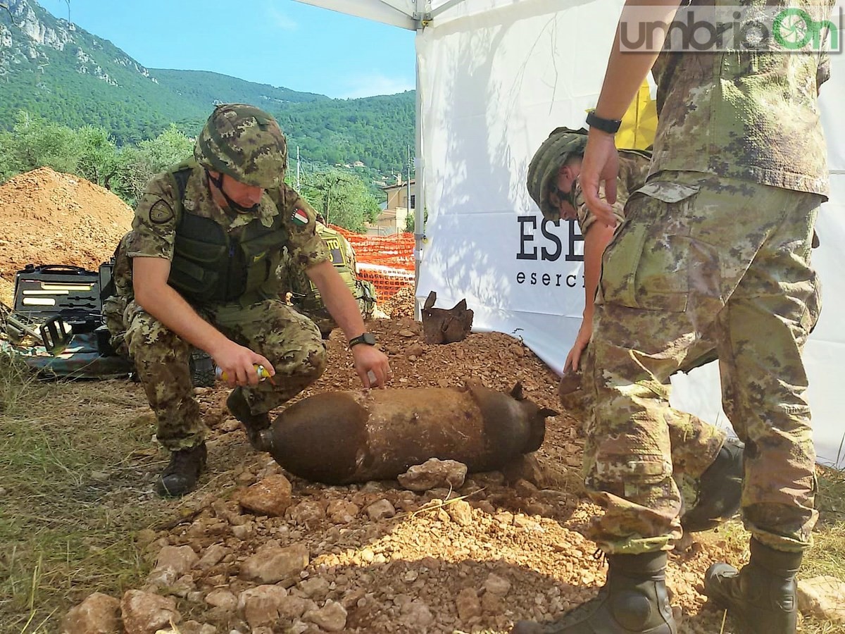Terni, bomba a Cesi, artificieri al lavoro - 29 luglio 2018 (1)