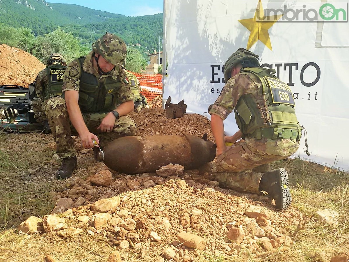 Terni, bomba a Cesi, artificieri al lavoro - 29 luglio 2018 (4)