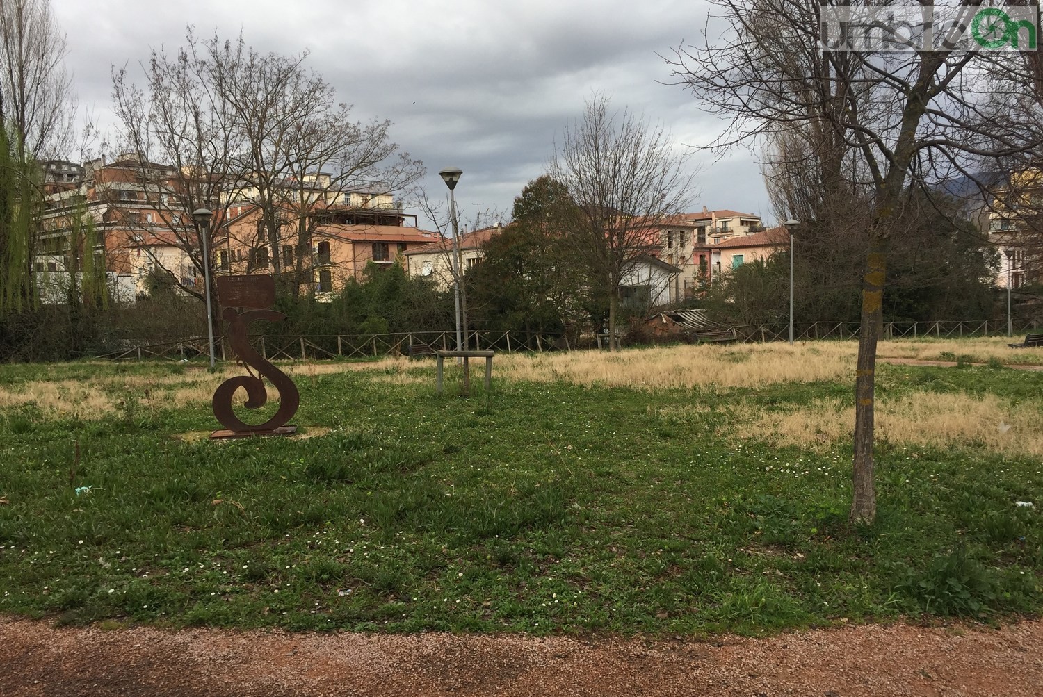 Terni, degrado parco Suzanne Noël di via Magenta, San Giovanni - 25 febbraio 2017 (6)