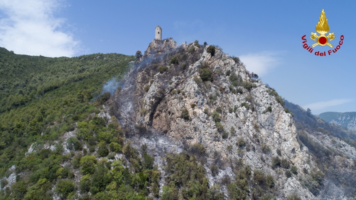 Terni-incendio-Rocca-San-Zenone-foto-Vigili-del-fuoco13