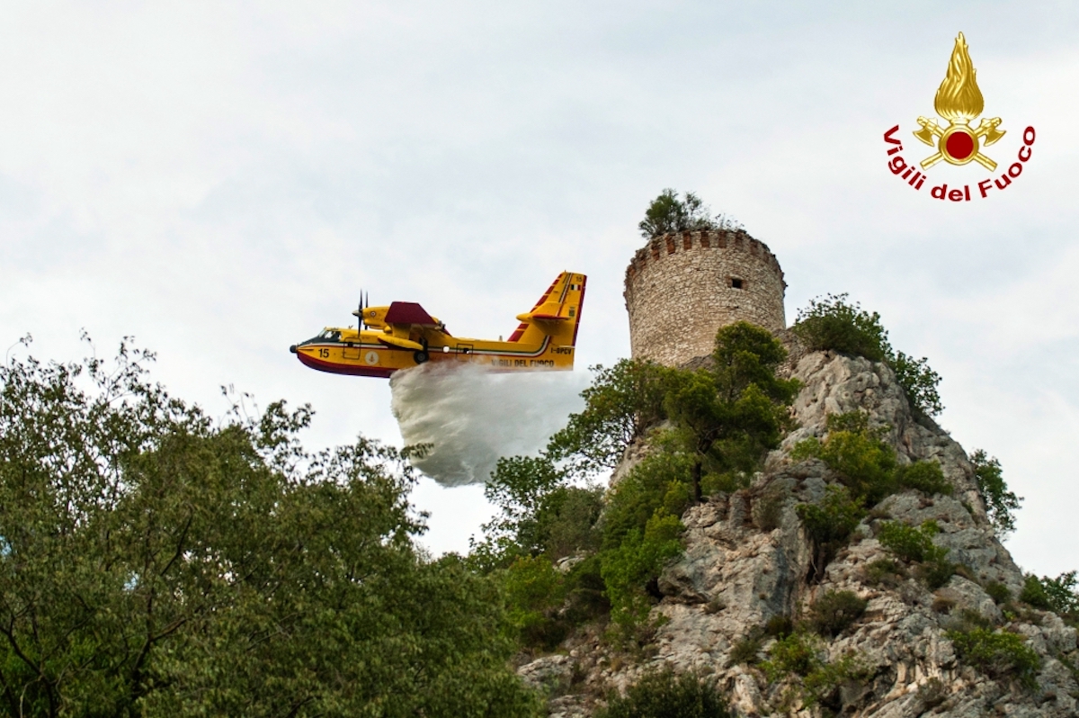 Terni-incendio-Rocca-San-Zenone-foto-Vigili-del-fuoco15