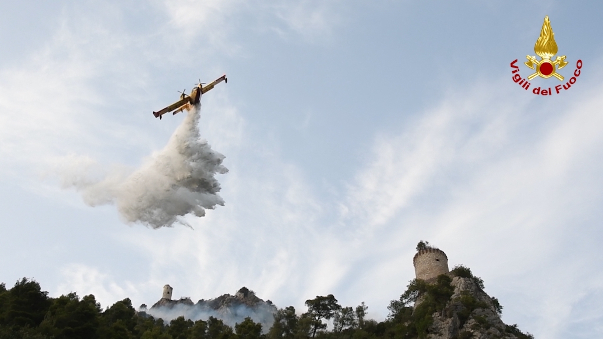 Terni-incendio-Rocca-San-Zenone-foto-Vigili-del-fuoco16