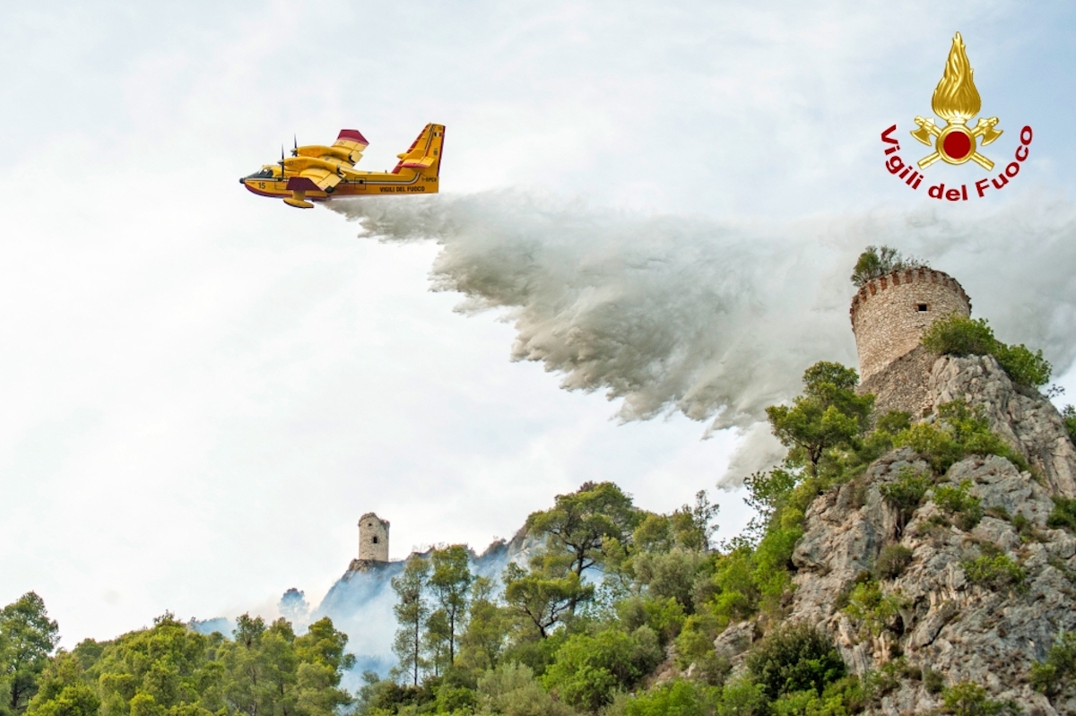 Terni-incendio-Rocca-San-Zenone-foto-Vigili-del-fuoco2