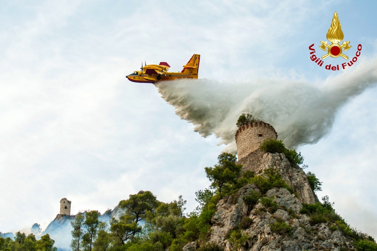 Terni-incendio-Rocca-San-Zenone-foto-Vigili-del-fuoco3