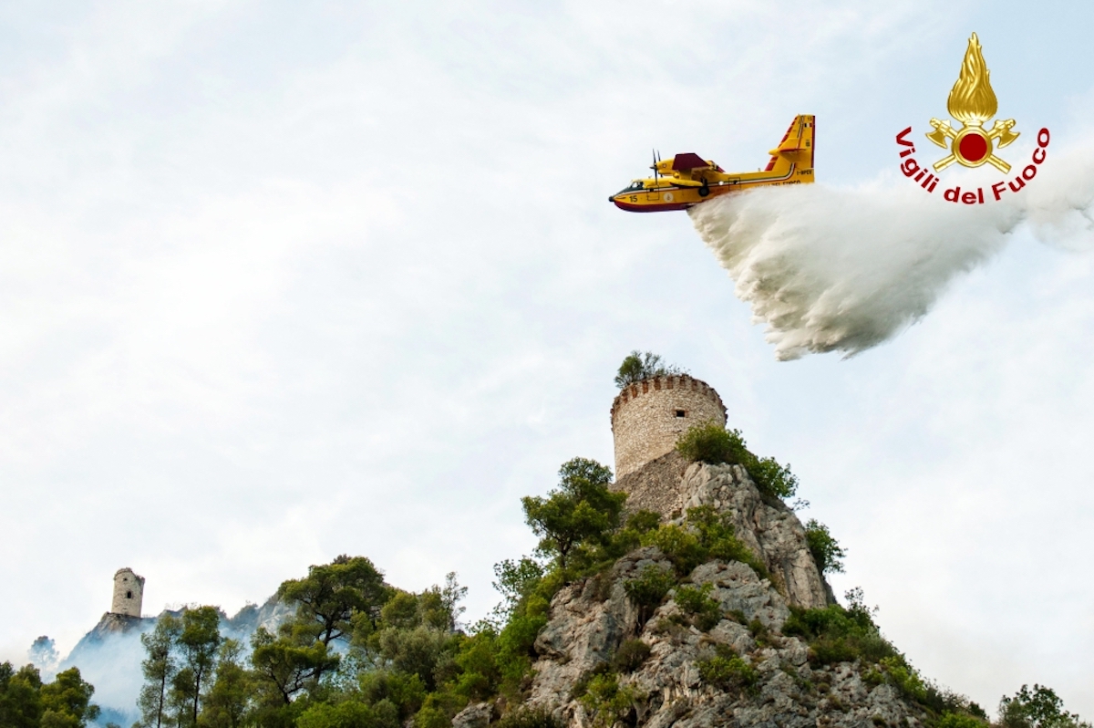 Terni-incendio-Rocca-San-Zenone-foto-Vigili-del-fuoco4