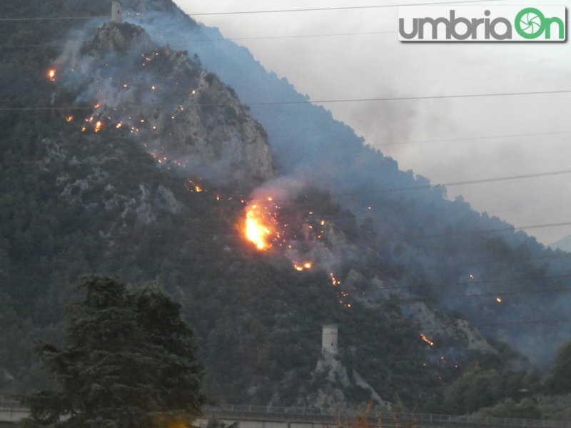 Incendio Rocca San Zenone Terni martedì (FILEminimizer)
