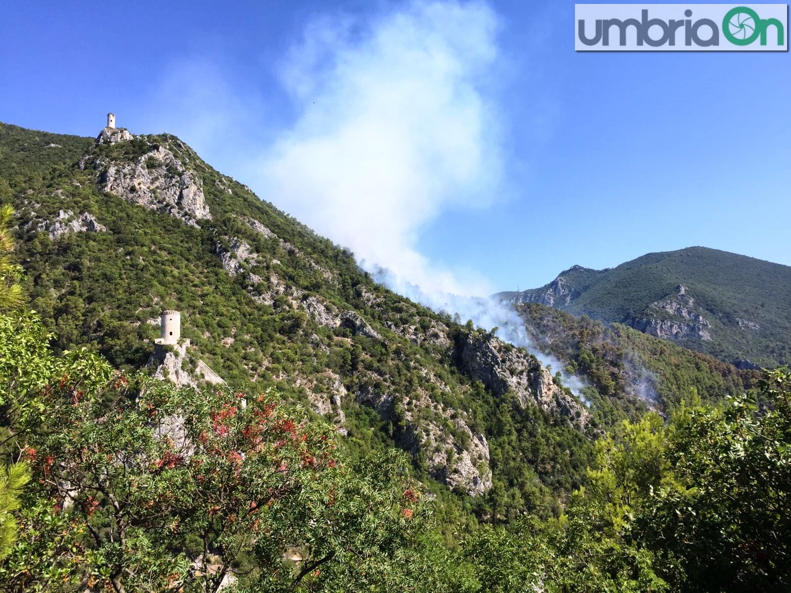 Rocca-San-Zenone-Canadair-Terni-incendio-bosco-Valserra