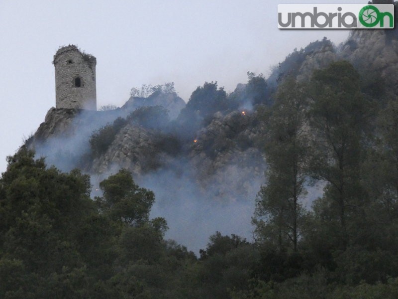 Rocca San Zenone incendio Terni martedì (FILEminimizer)