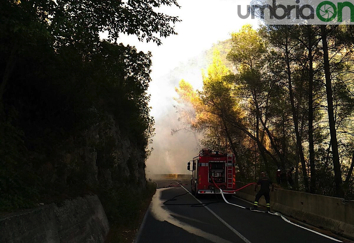 Terni-incendio-Rocca-San-Zenone1