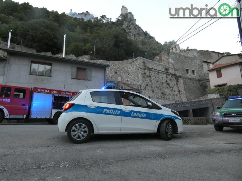 polizia locale vigili del fuoco incendio rocca san zenone terni2 forestali carabinieri (FILEminimizer)