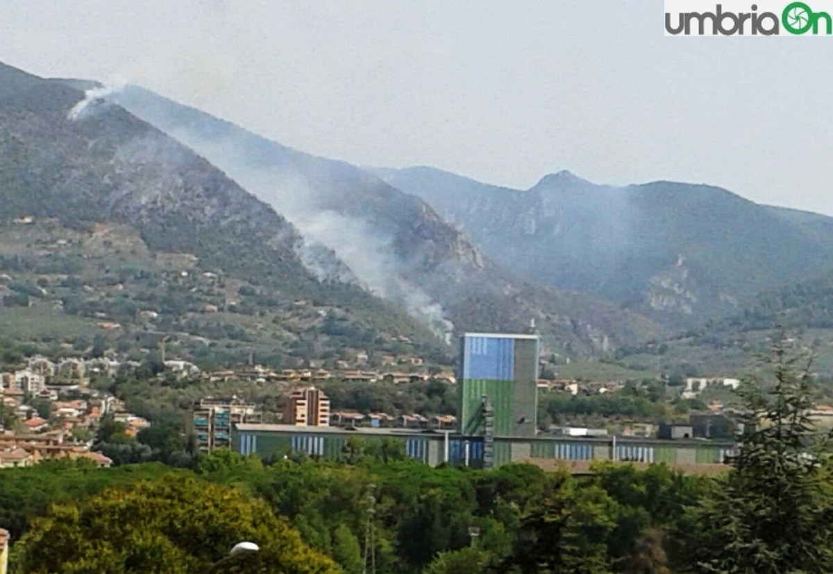 terni incendio rocca san zenone giovedì (44)