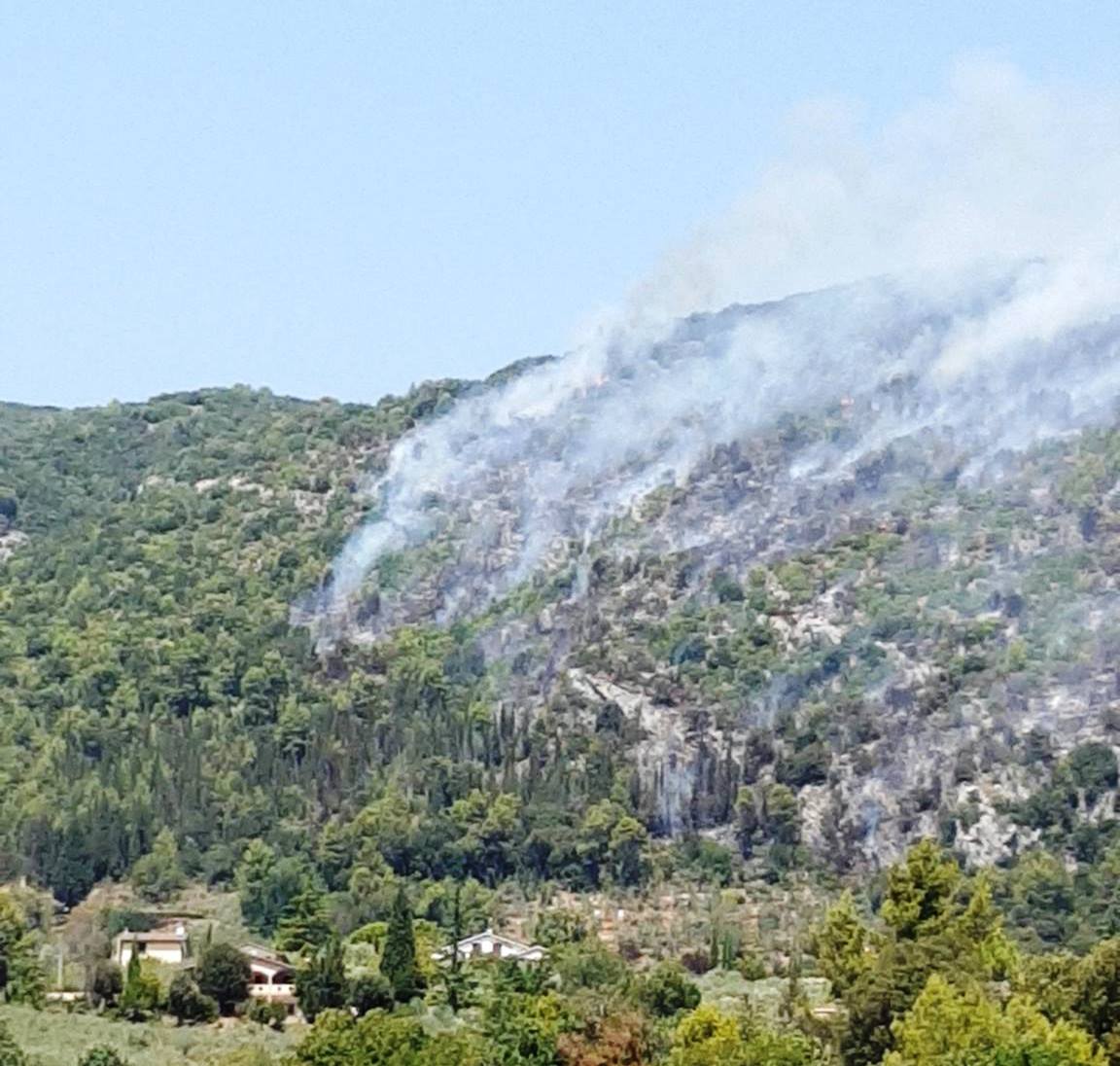 terni incendio rocca san zenone giovedì (46)