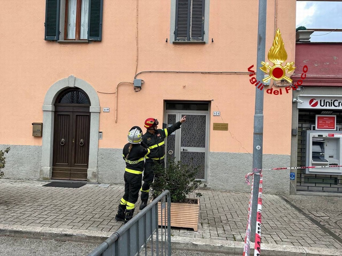 Vigili-del-fuoco-terremoto-Umbertide-Umbria-10-marzo-2023-4