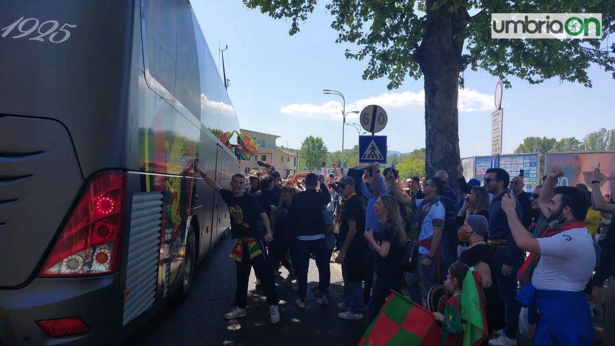 Tifosi Ternana pre derby Perugia – 30 aprile 2022 (21)