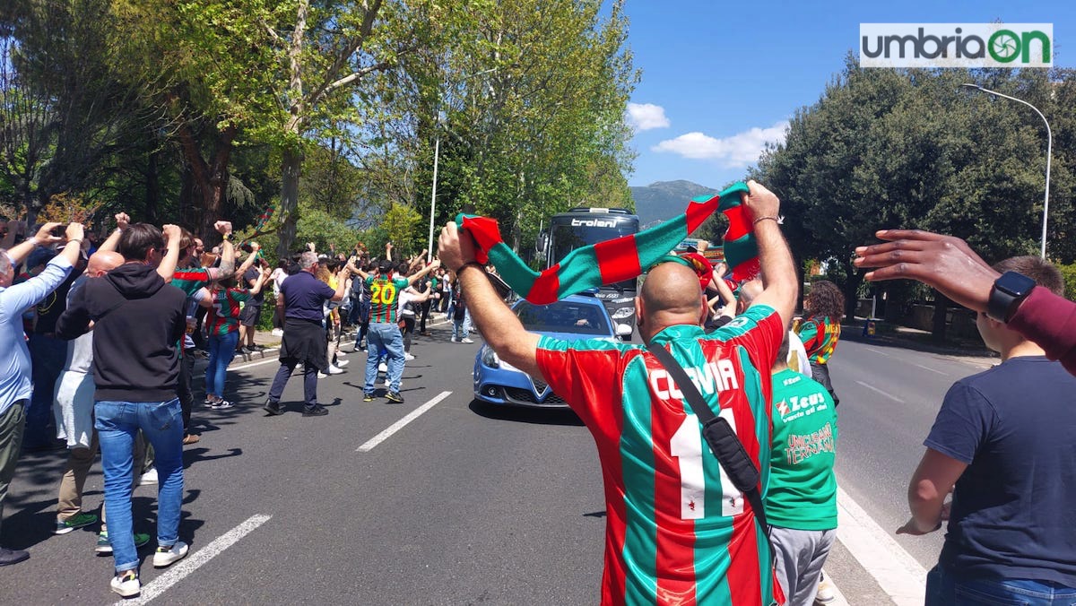 Tifosi Ternana pre derby Perugia – 30 aprile 2022 (22)