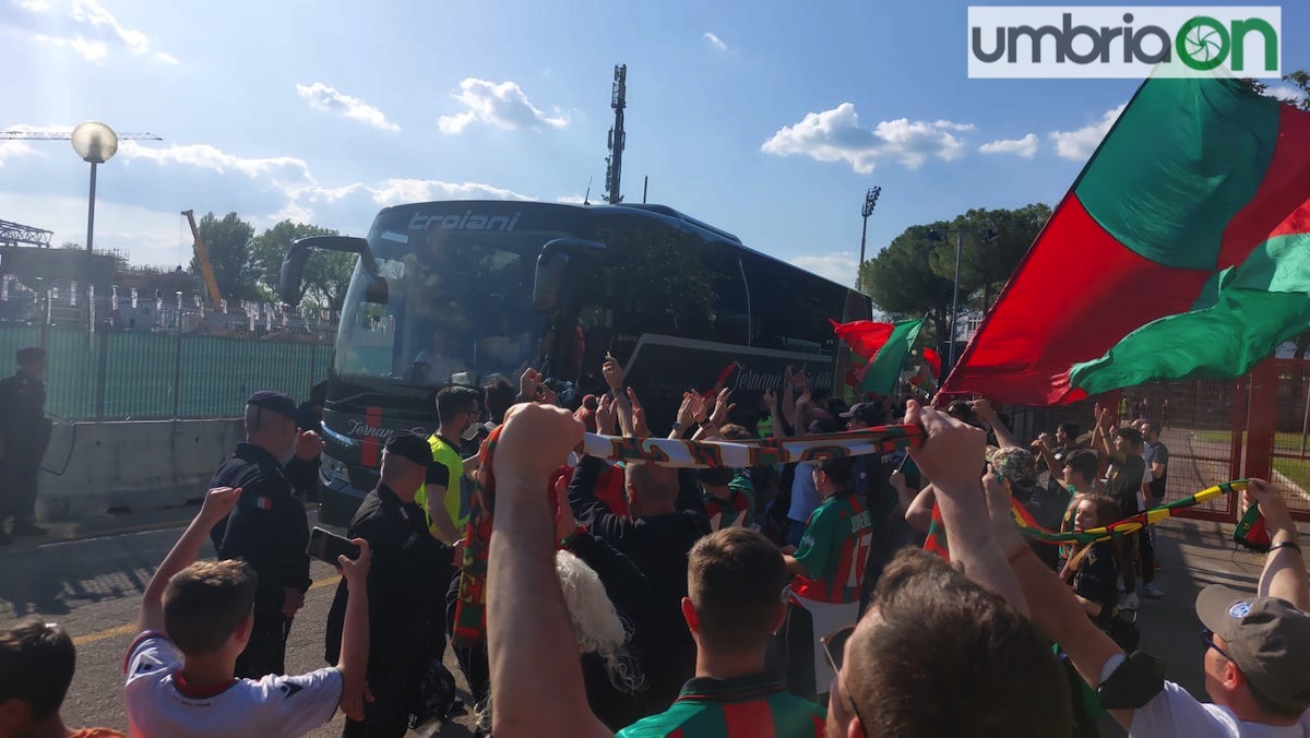 Tifosi-Ternana-pre-derby-Perugia-–-30-aprile-2022-48