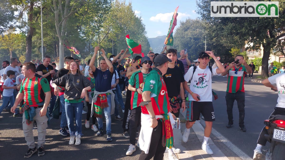 Tifosi-Ternana-pre-derby-Perugia-–-30-aprile-2022-51