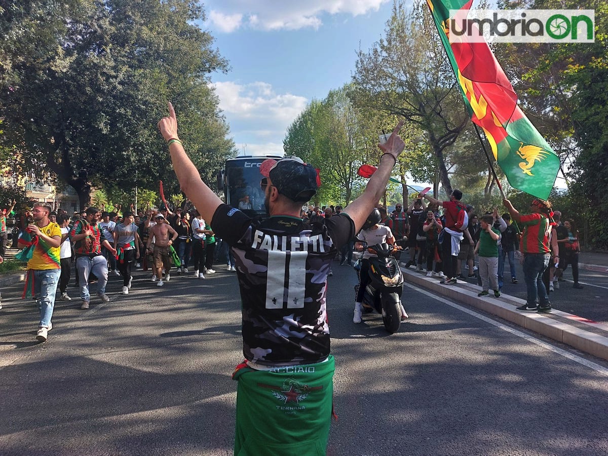 Tifosi-Ternana-pre-derby-Perugia-–-30-aprile-2022-52