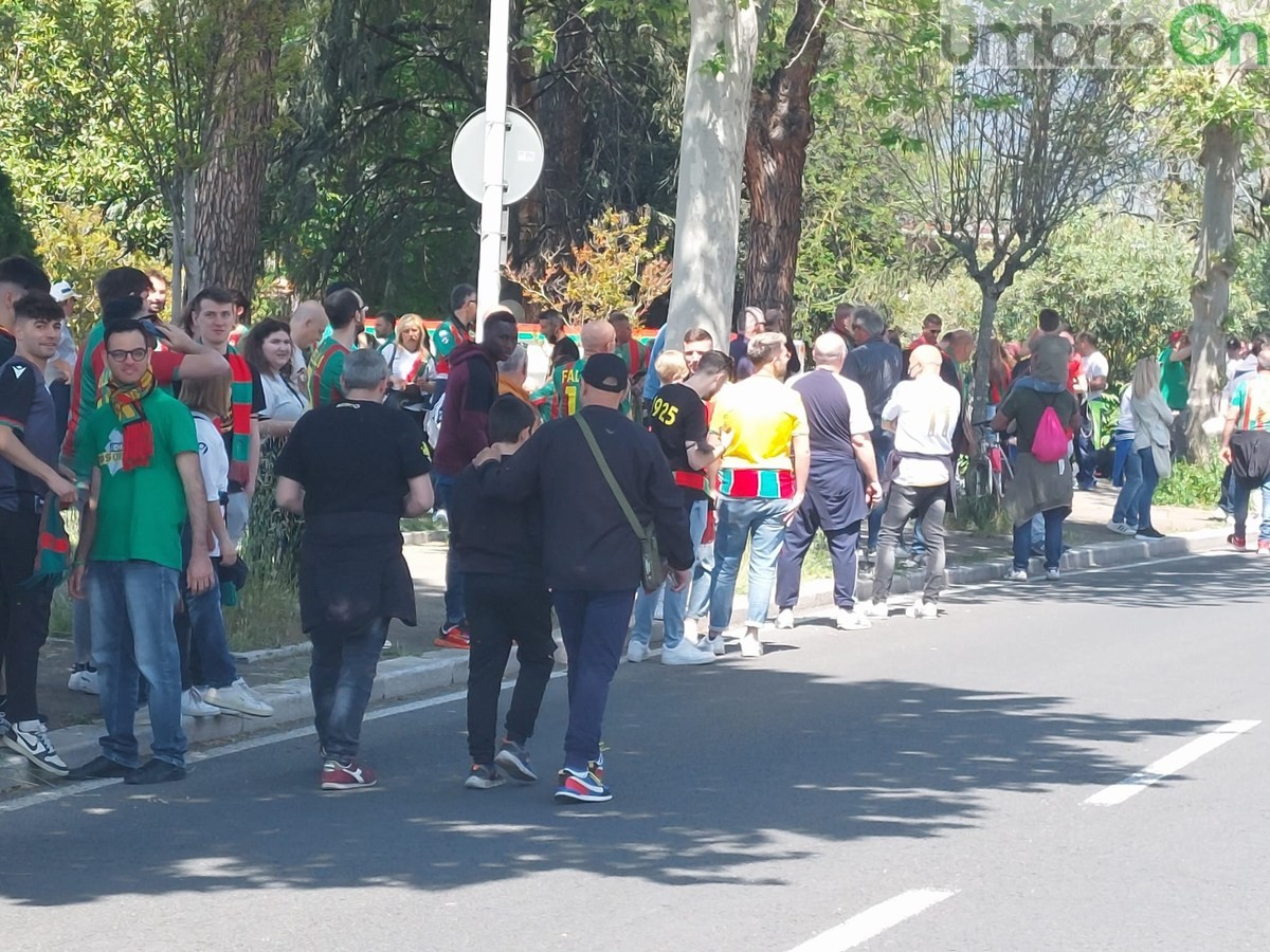 Tifosi-Ternana-pre-derby-Perugia-30-aprile-2022-2-1