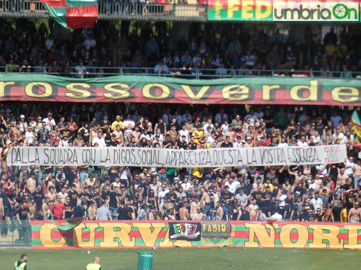 tERNANA-CURVA-NORD-DIGOS-PERUGIA-DErby-1