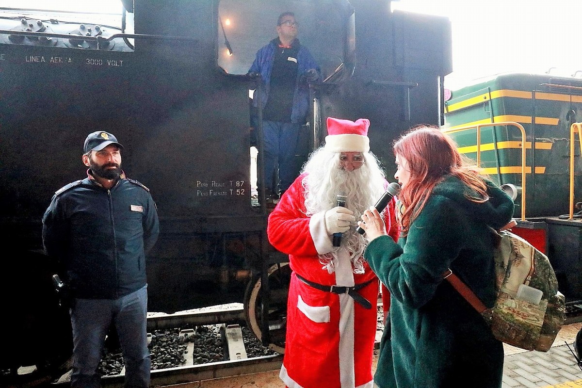 Treno-solidarietà-Natale-Polfer-Caritas-Foligno-15-dicembre-2019-3