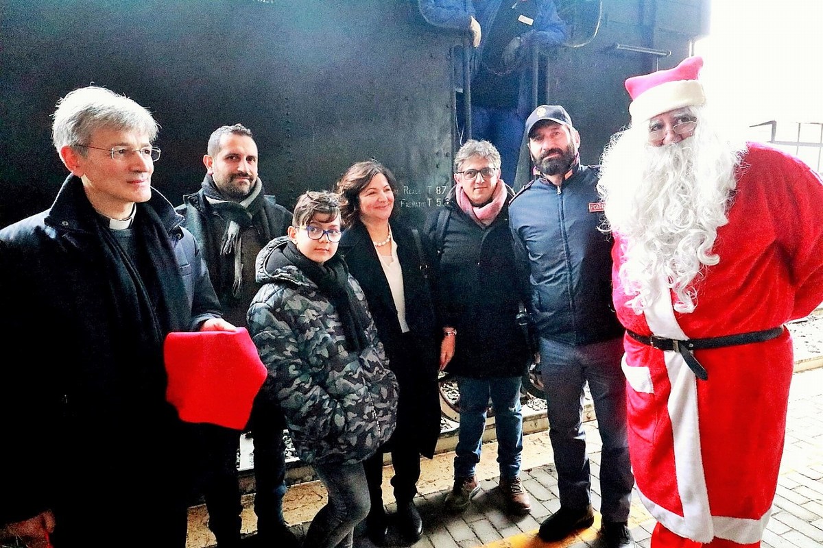 Treno-solidarietà-Natale-Polfer-Caritas-Foligno-15-dicembre-2019-6