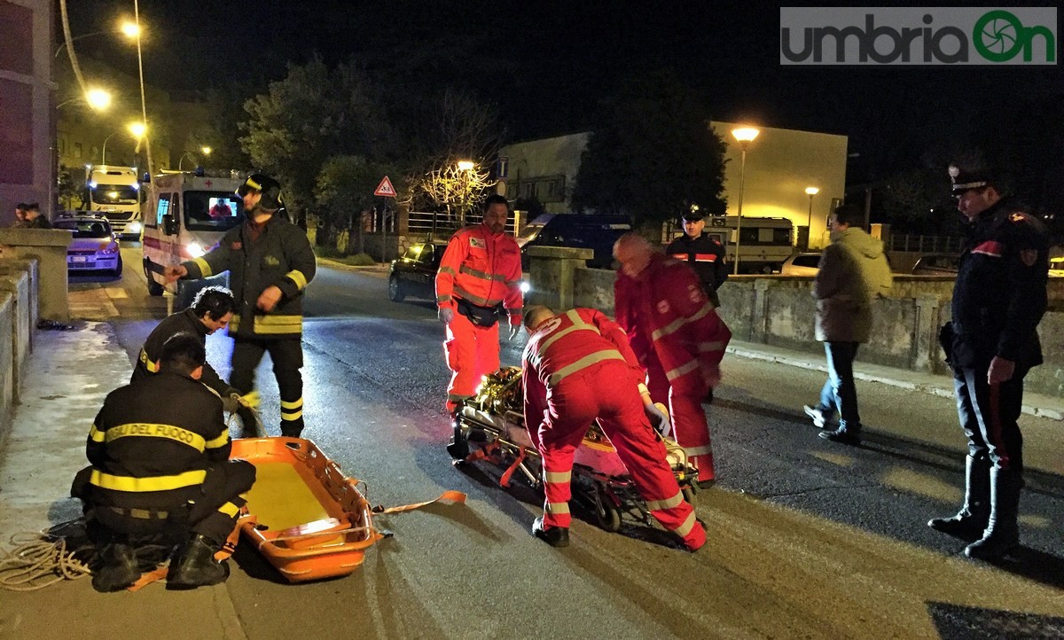 Tunisino si getta nel torrente Serra, carabinieri e vigili del fuoco - 31 marzo 2016 (3)