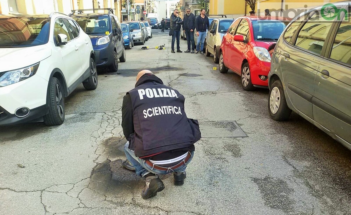 Uomo si dà fuoco in via Marco Claudio, tentato suicidio 3 - 26 febbraio 2016