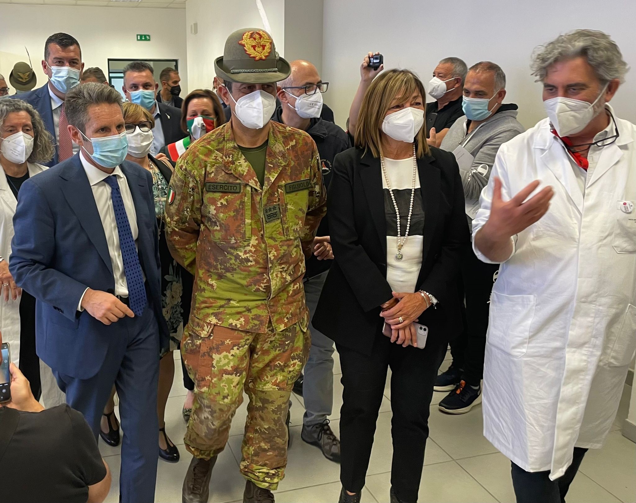 Visita-centro-vaccinale-Bastia-Umbra-4-Tesei-Figliuolo-DAngelo