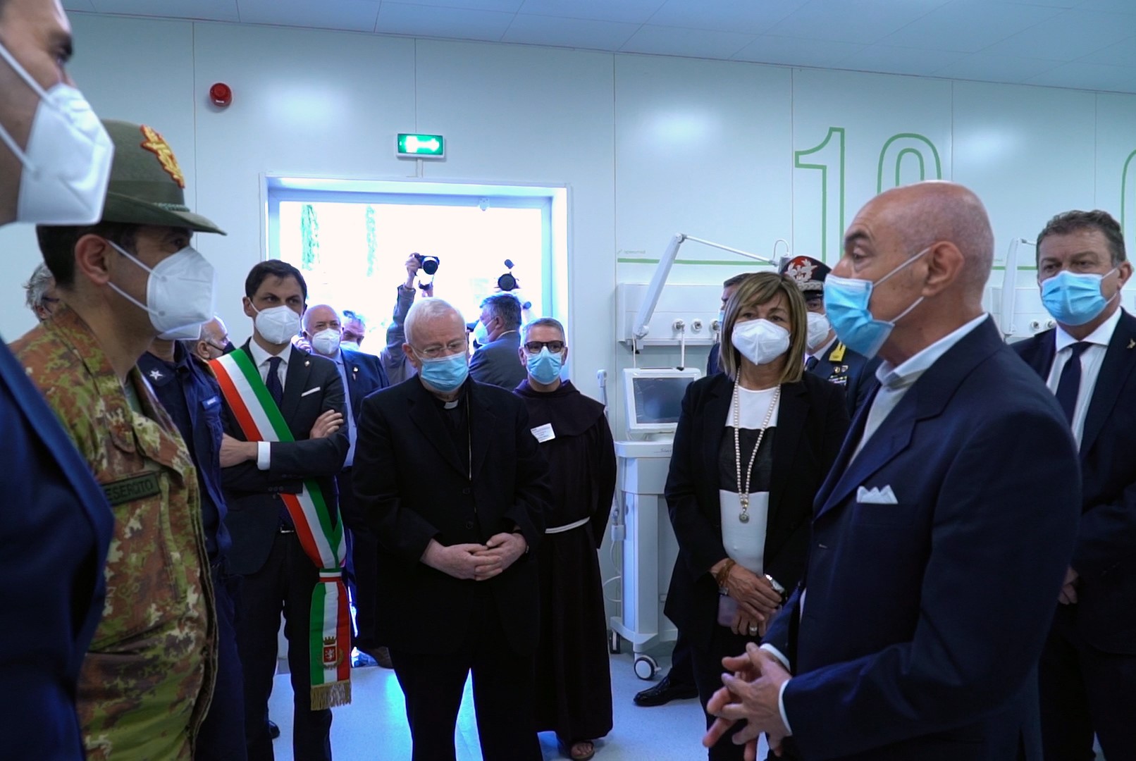 Visita-ospedale-Perugia-11-Figliuolo