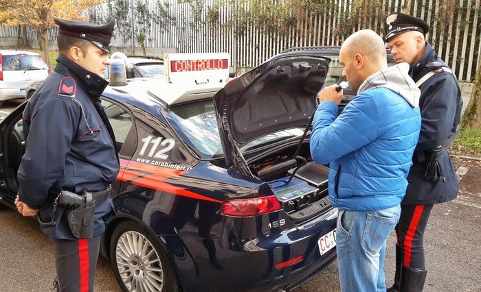 Controlli a tappeto dei carabinieri