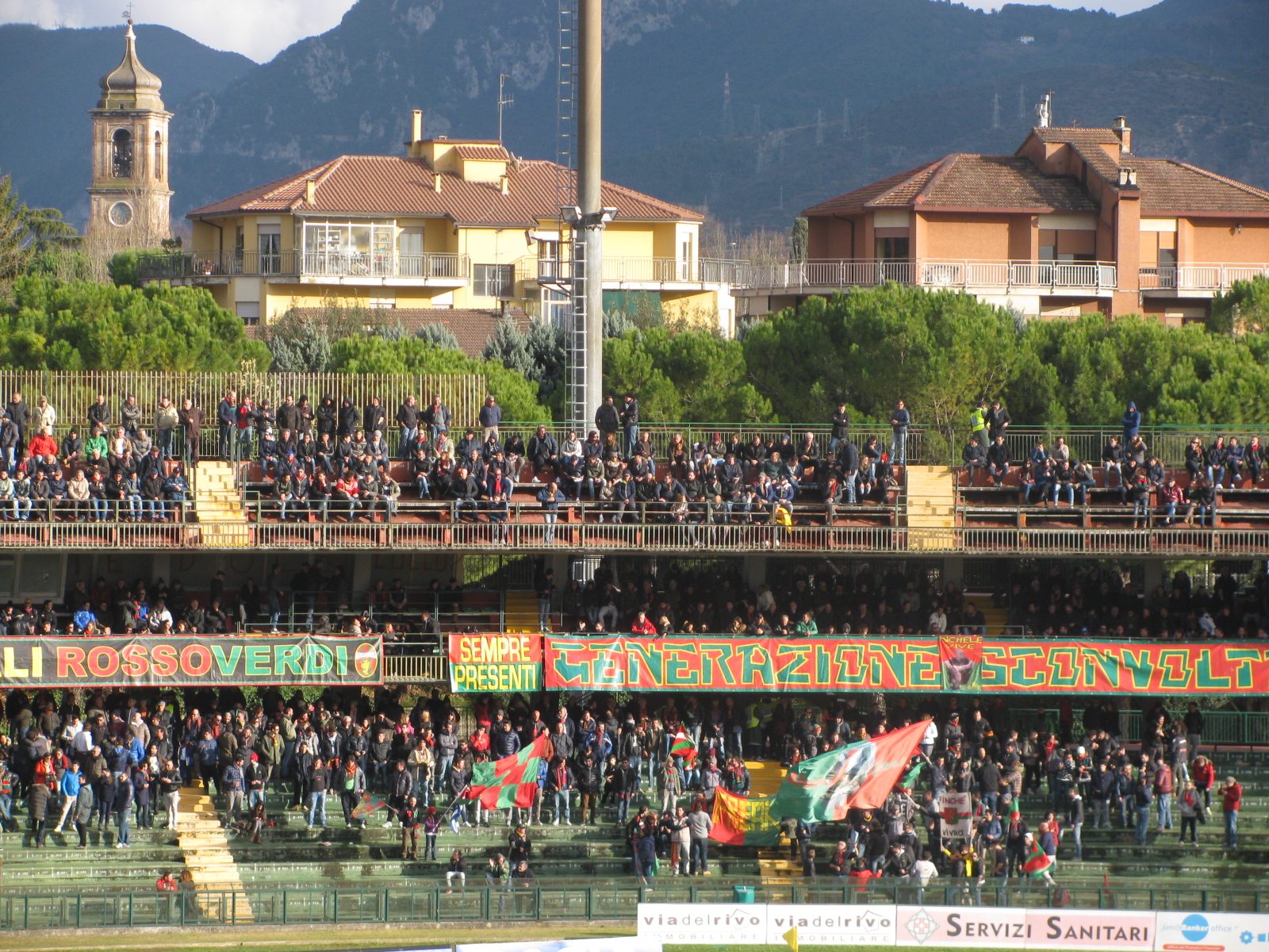 La curva ‘Est-Viciani’