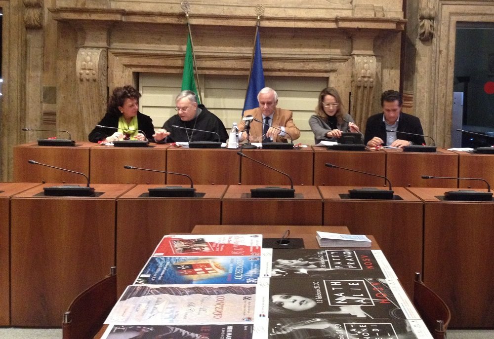la conferenza di presentazione