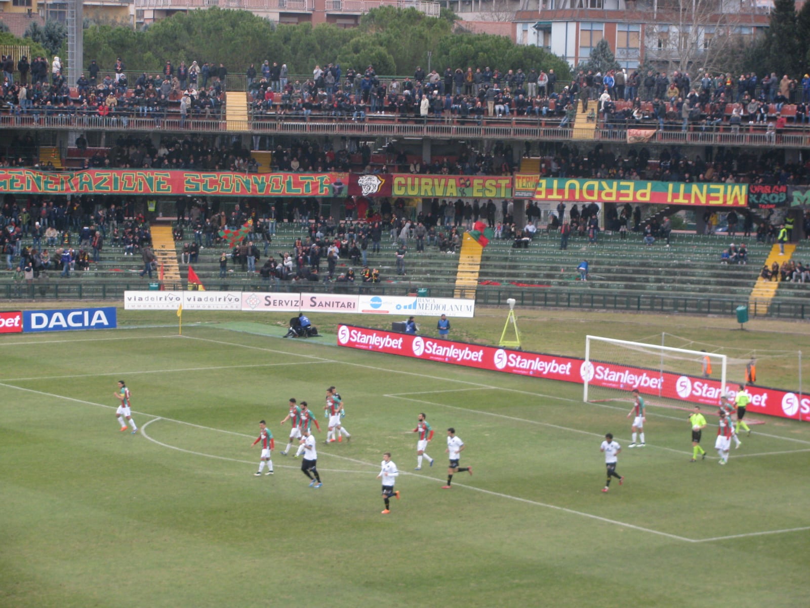 Ternana-Latina 0-2, disfatta rossoverde. Espulso Falletti