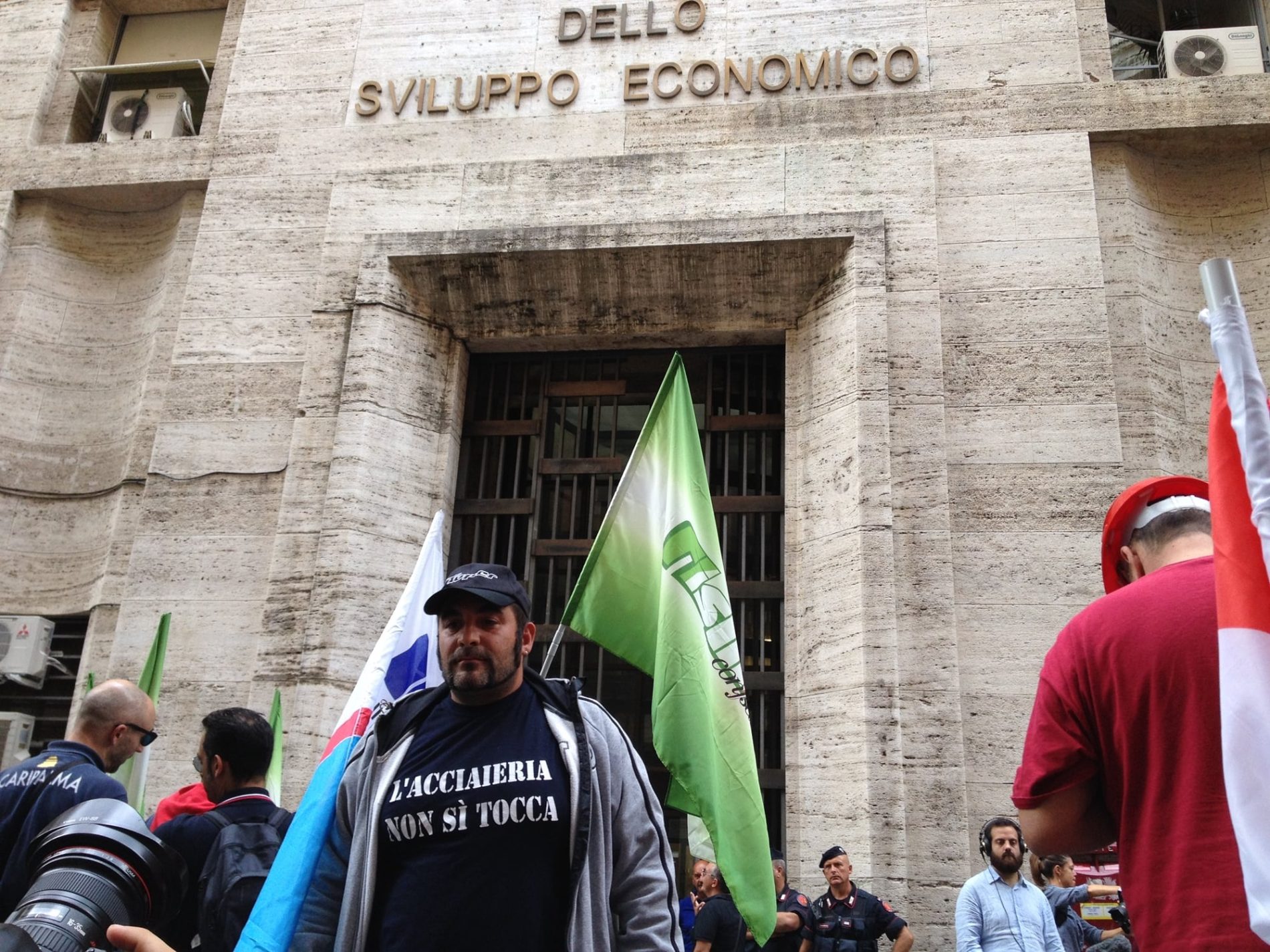 I sindacati chiedono di tornare al Mise