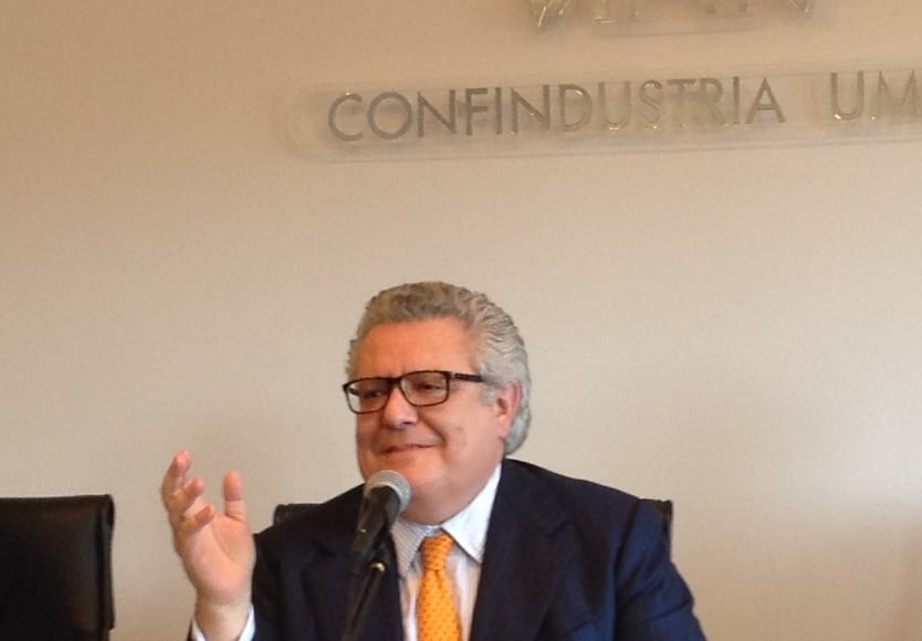 La palla passa a Stefano Neri