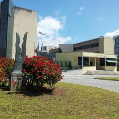 Poliziotti uccisi, a Terni fiori in questura