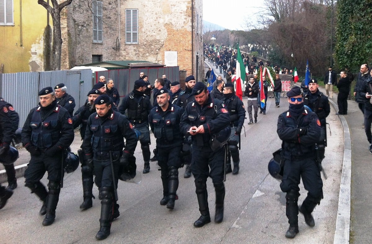 La manifestazione scortata