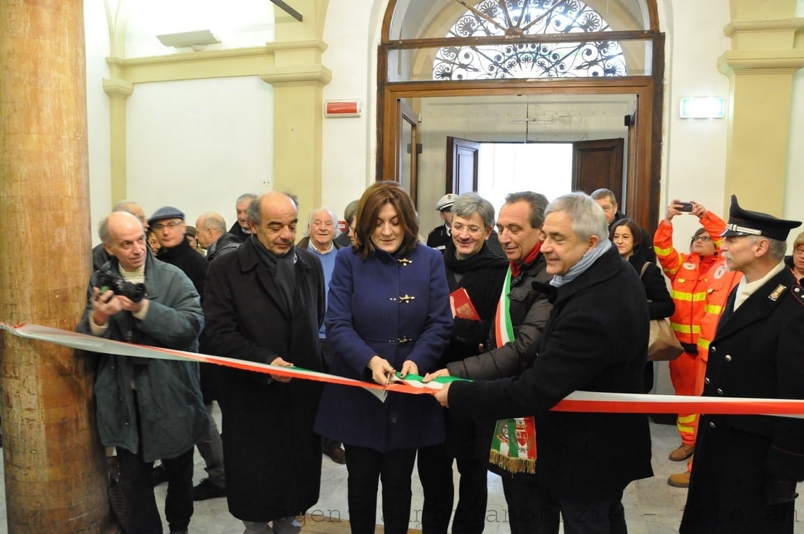 Il taglio del nastro