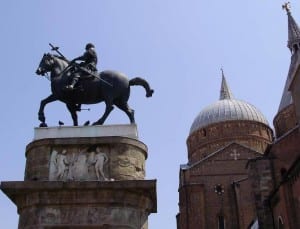 La statua di Erasmo 'Gattamelata' da Narni