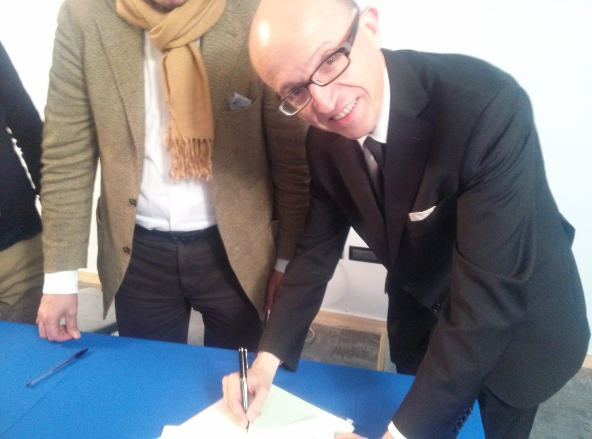 Claudio Ricci firma il 'patto'