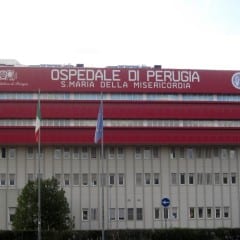 Ospedale di Perugia: «Malati parcheggiati»