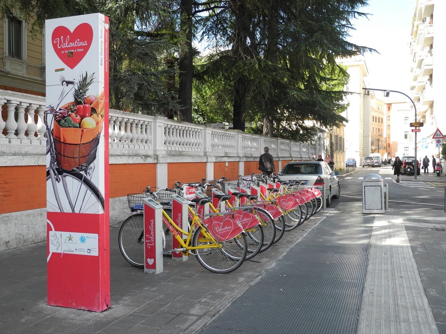 La ciclostazione di piazza Tacito