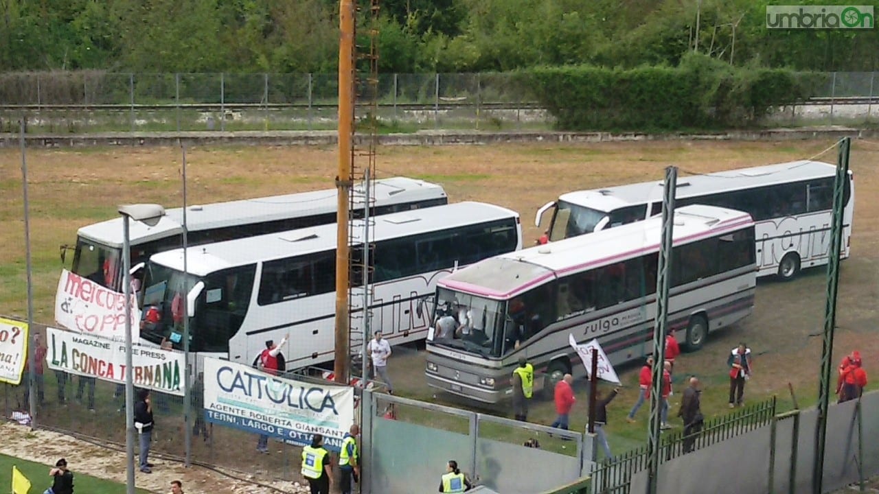 Derby, l’arrivo dei tifosi biancorossi
