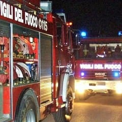 Cascia, due capannoni in preda alle fiamme