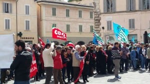 Lavoratori in piazza