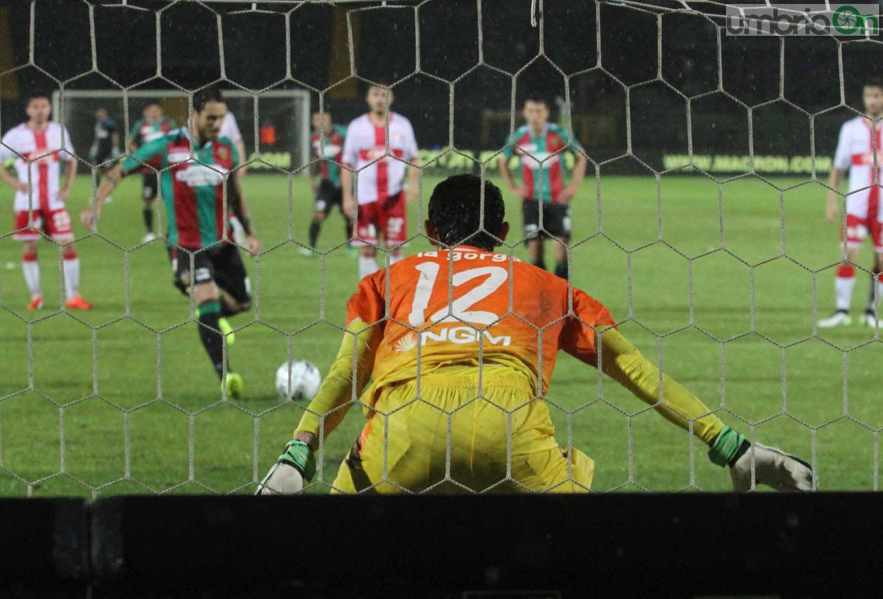 Il calcio di rigore di Nicolas Viola