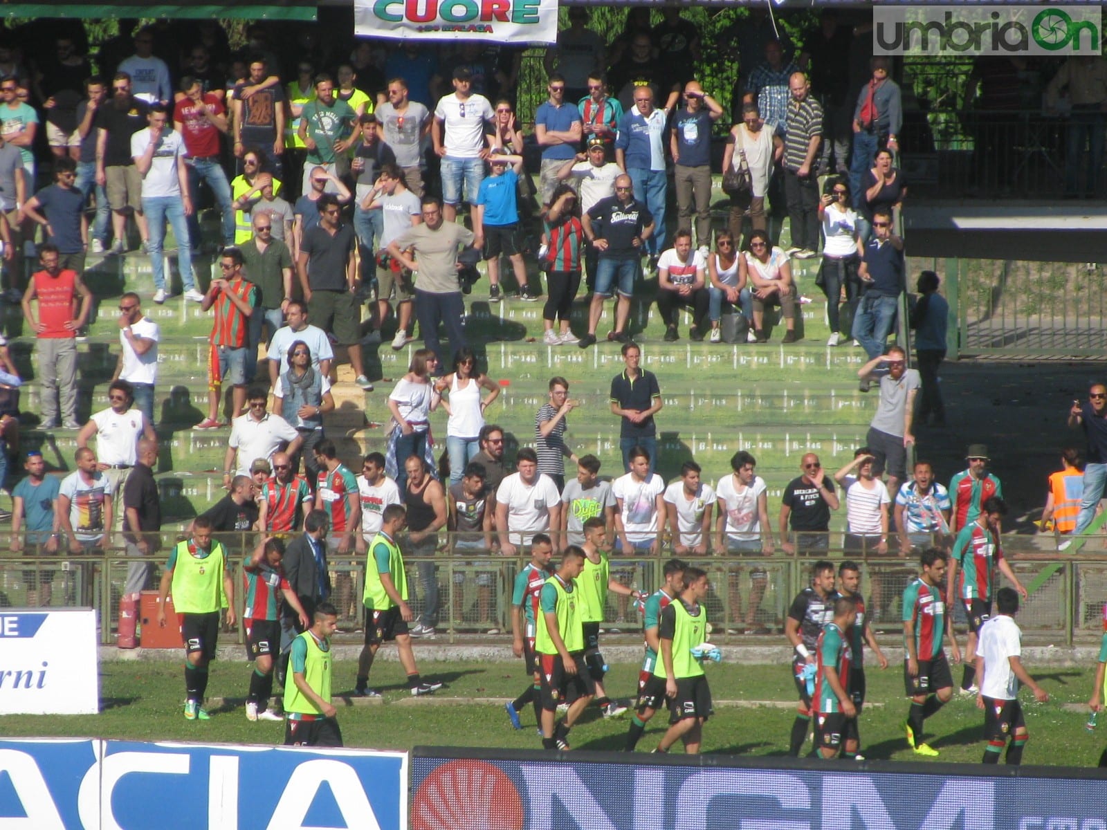 La contestazione della curva nord al termine