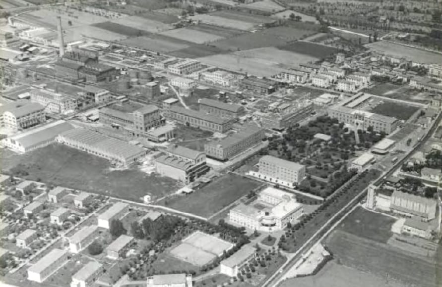 L'area ex Polymer Basell dall'alto in una foto d'epoca