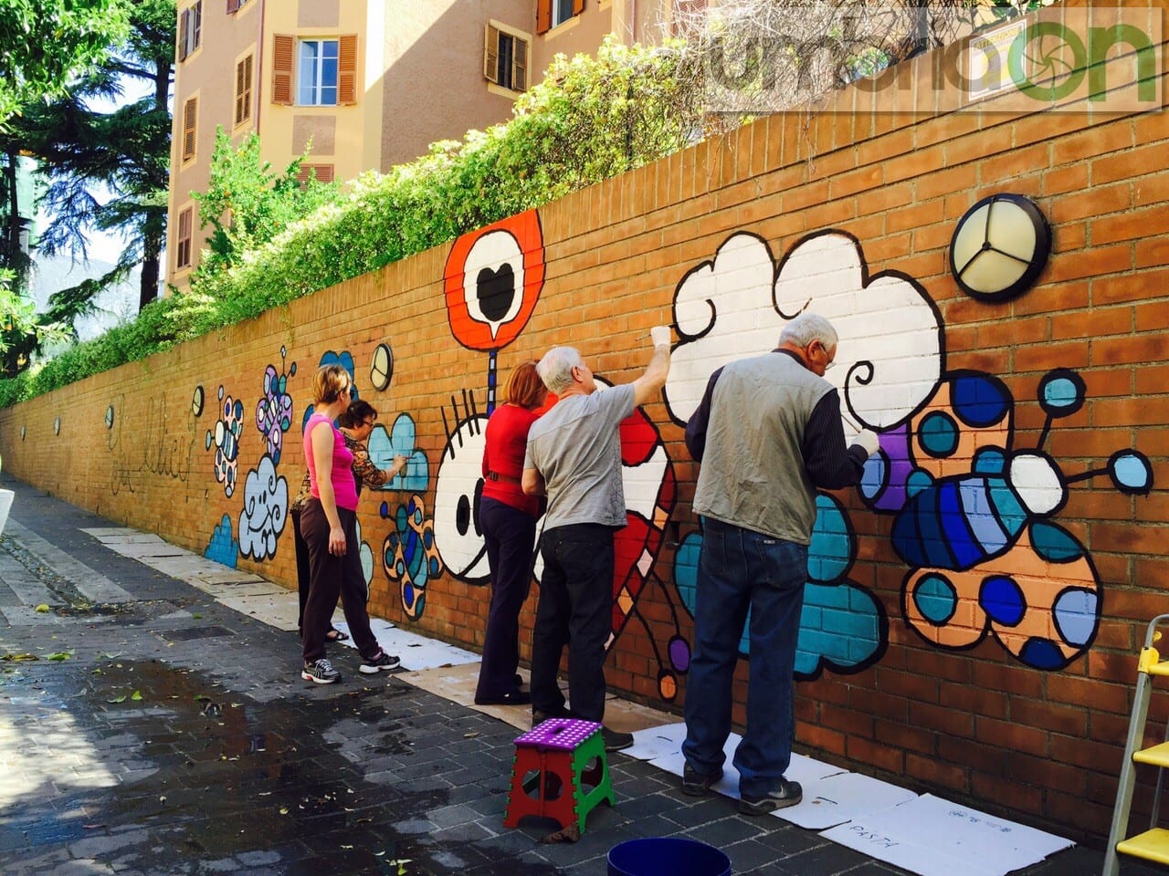 Murales fuori dalla sede dell'associazione